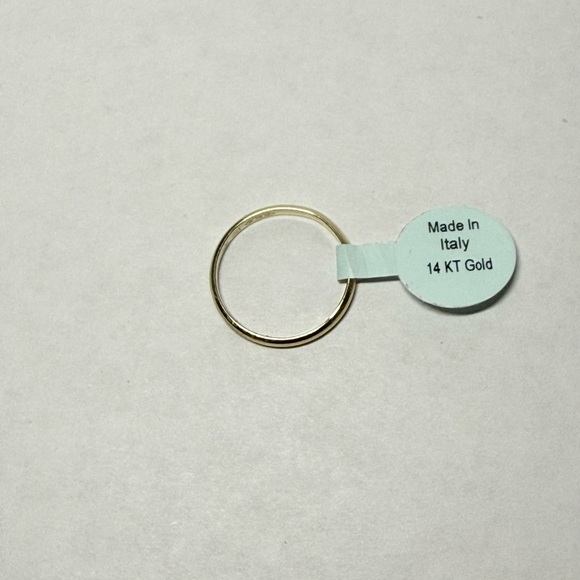 14K Solid Gold Made in Italy Simple Band Ring - Picture 3 of 4